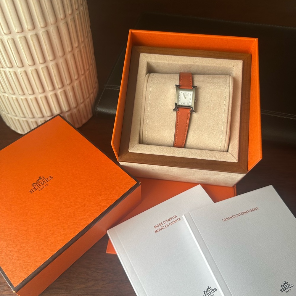 Hermès Orange Leather Watch - Picture 2 of 7